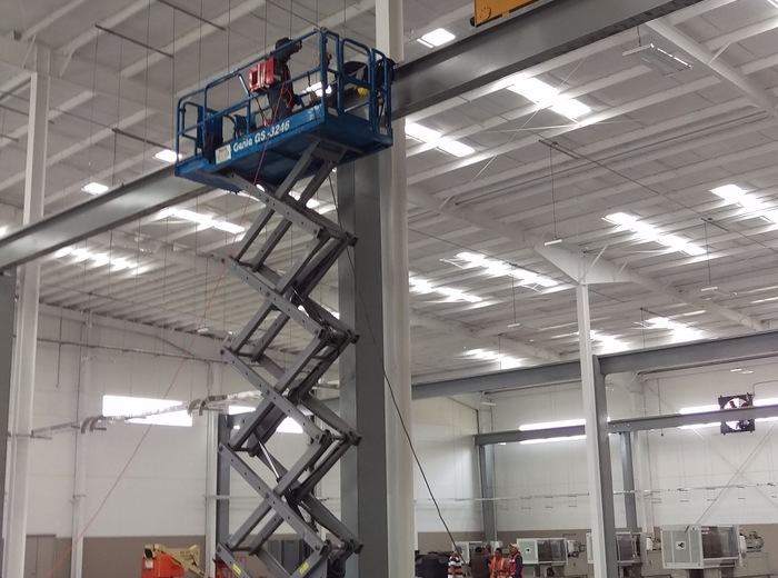 Montaje de equipo en planta